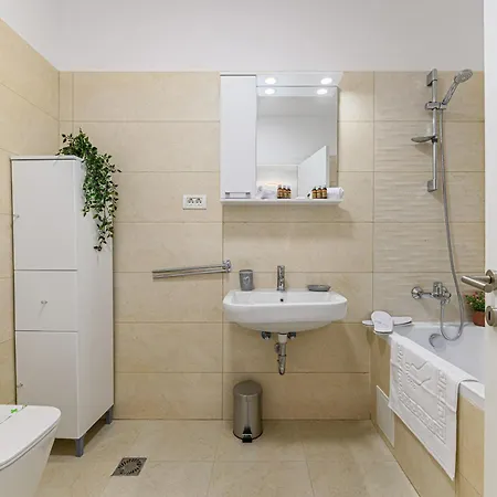 Daire Sunny Loft & Parking 3