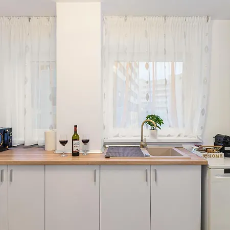 Sunny Loft & Parking 3 *